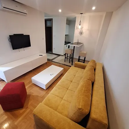 Luks 2 דירה באניה לוקה