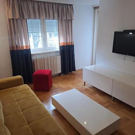 Luks 2 * באניה לוקה